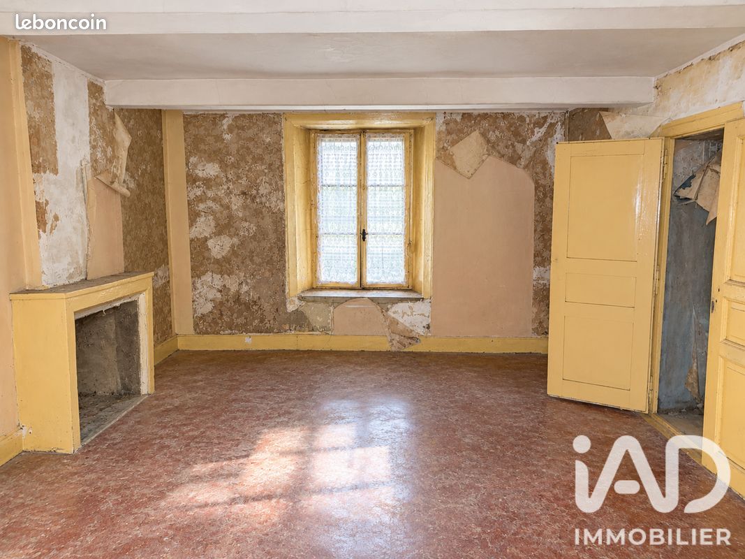 Maison 5 pièces 400 m² · à La Grandville · 400 m² · 65 000 €