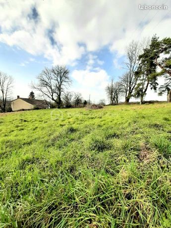 Terrain 2 390 m² Montrol Senard