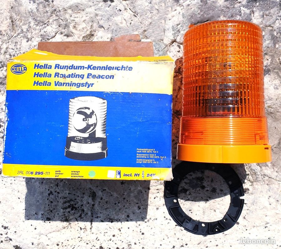 HELLA Gyrophare Rota Compact Jaune 12V – Halogène H1 55W, Montage Saillie, IPX9K, Très Robuste Pour Véhicule Utilitaire Moto Quad