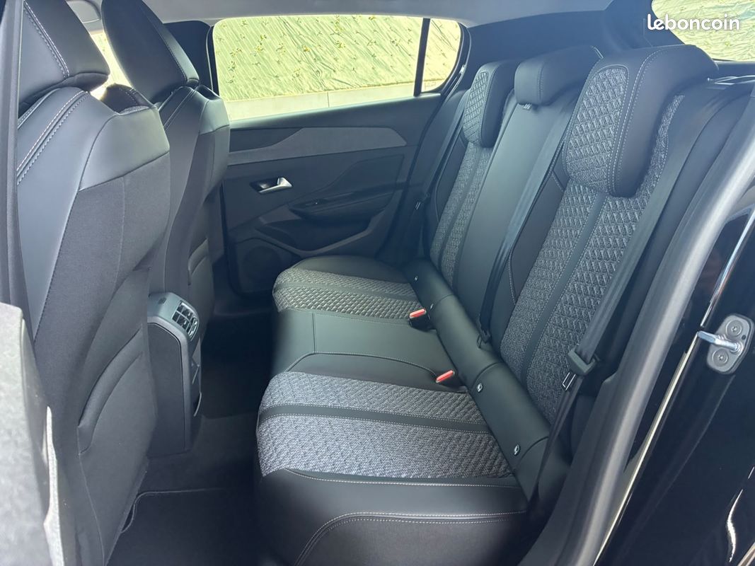 Peugeot 308 1.5 BLUEHDI 130CH S&S ALLURE EAT8 (image 11)