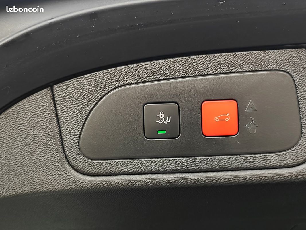 DS 7 CROSSBACK Hdi 180 EAT8 EDITION LA PREMIERE / HIFI FOCAL (image 6)