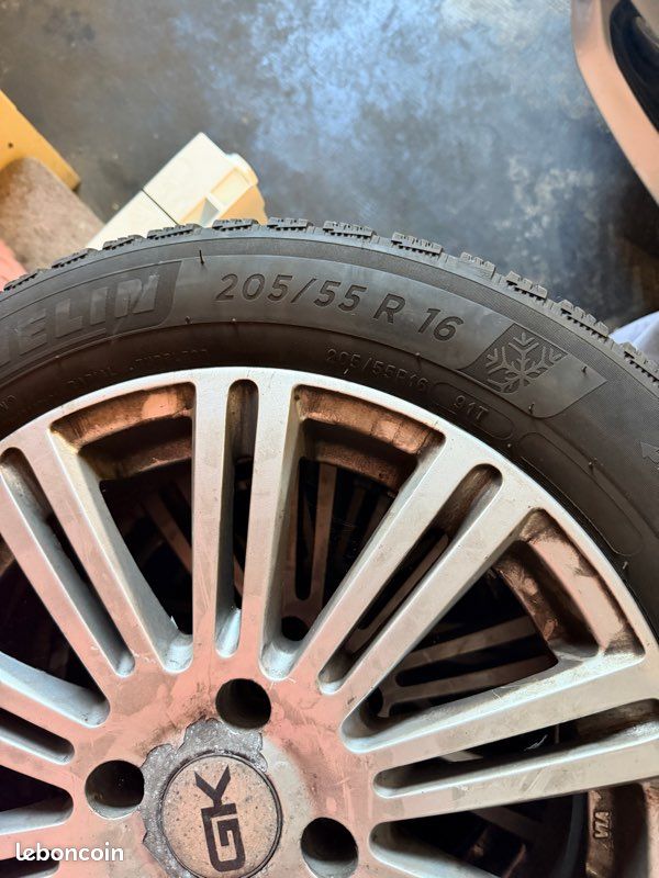 Pneus 205/55/16 (image 3)