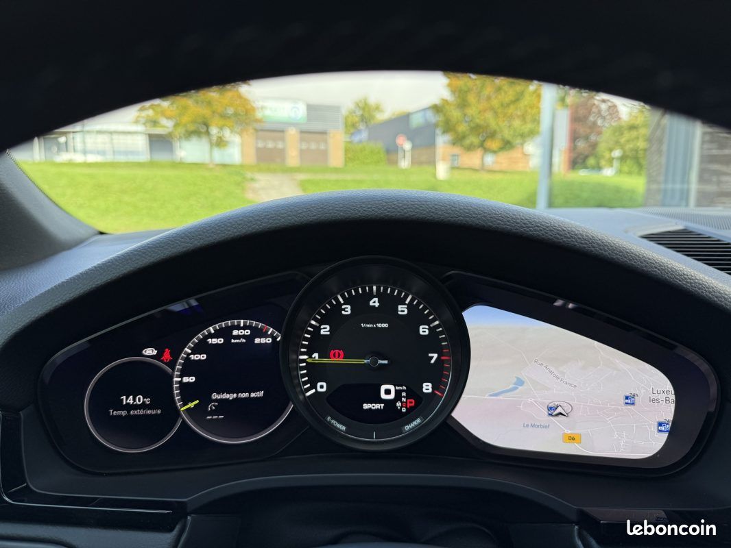 PORSCHE CAYENNE E-HYBRID 3.0 V6 462cv (image 25)