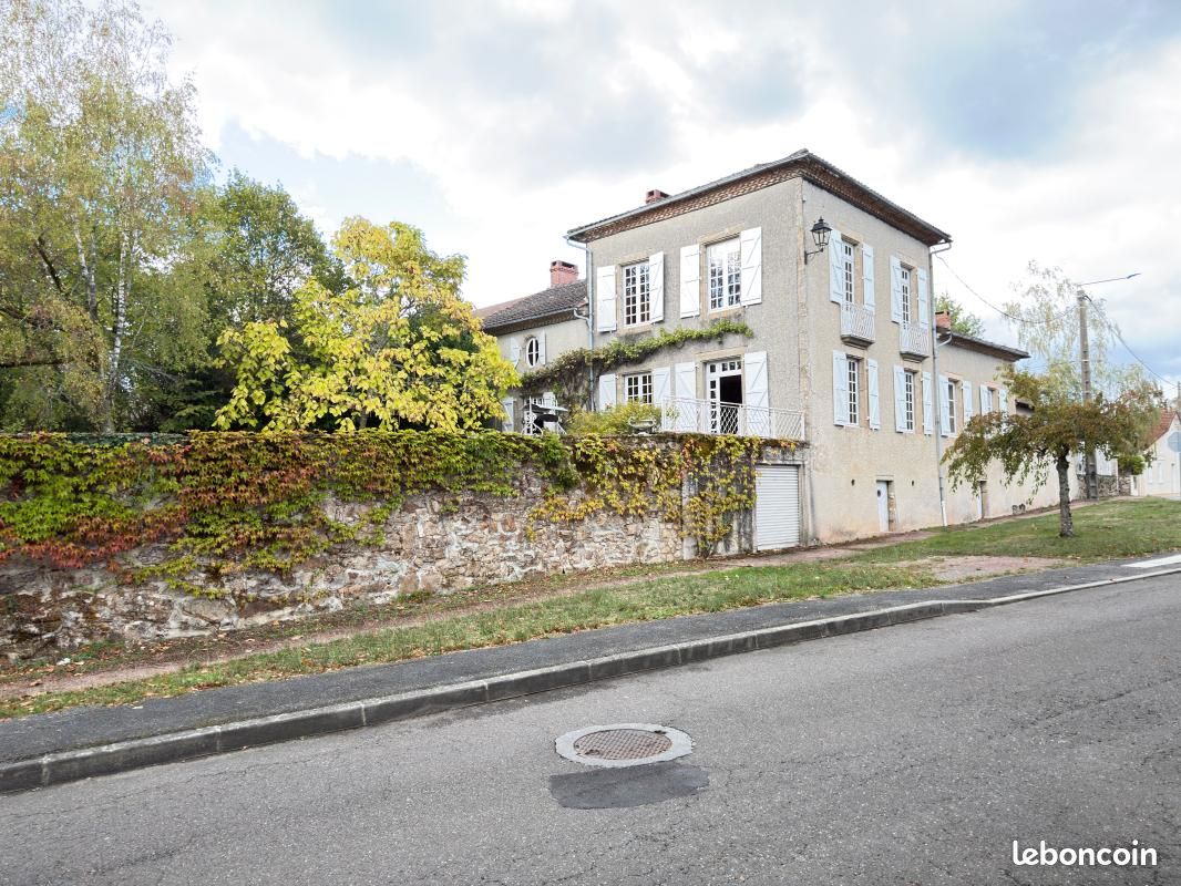 Maison 5 pièces 211 m² · à Saint-Mathieu · 211 m² · 276 500 €