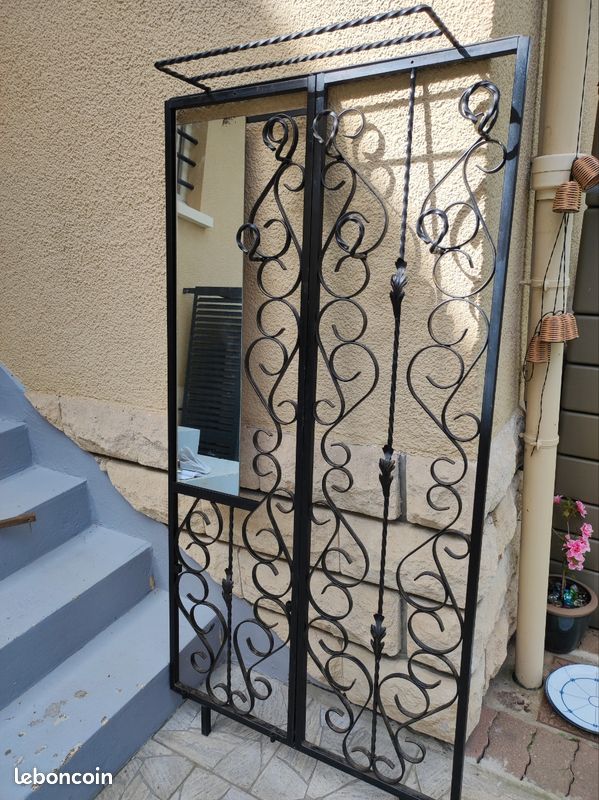 Porte-vêtements IKEA En Fer - Long. 1,18m / Haut. 1,67m - Comme Neuf - À Retirer Sur Place (Haute-Garonne)