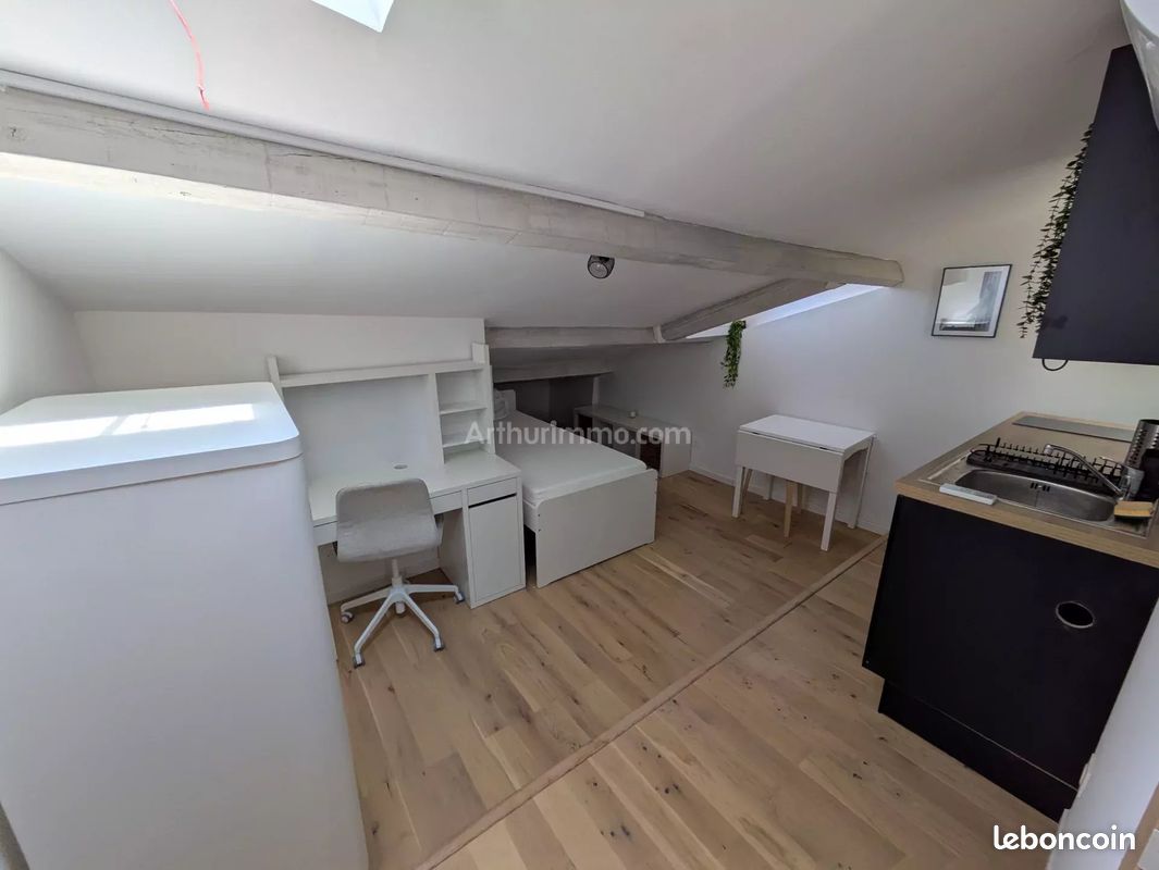 Appartement 1 pièce(s) 12 m²à louer Aubagne