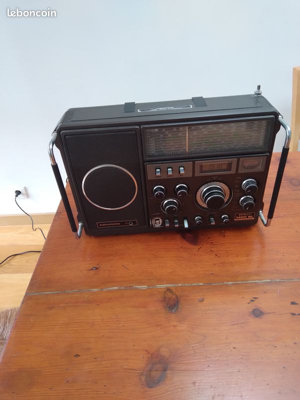 Radio vintage Grundig satellit 1400 récepteur mondial radio à