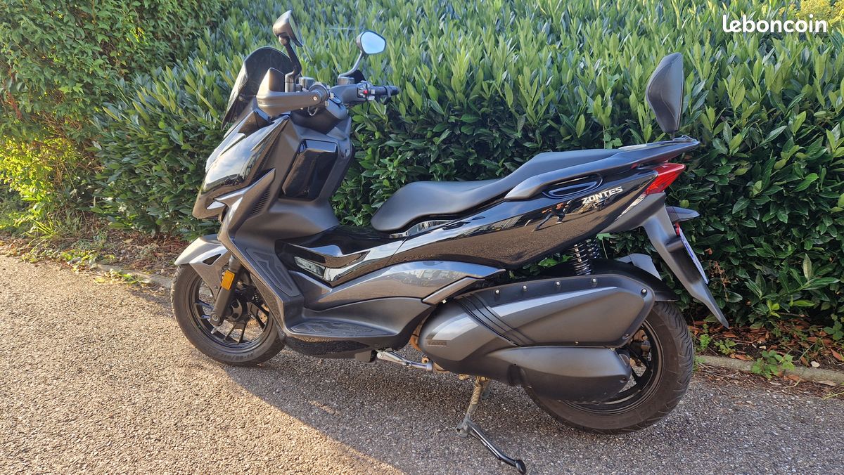 Scooter Honda Forza 350 Scooter Forza 350 Vs X Max 400 Zontes