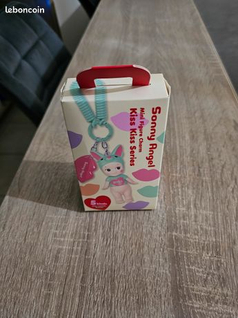 Porte clés métal Angel Disneyland Paris Disney Lilo et Stitch rose