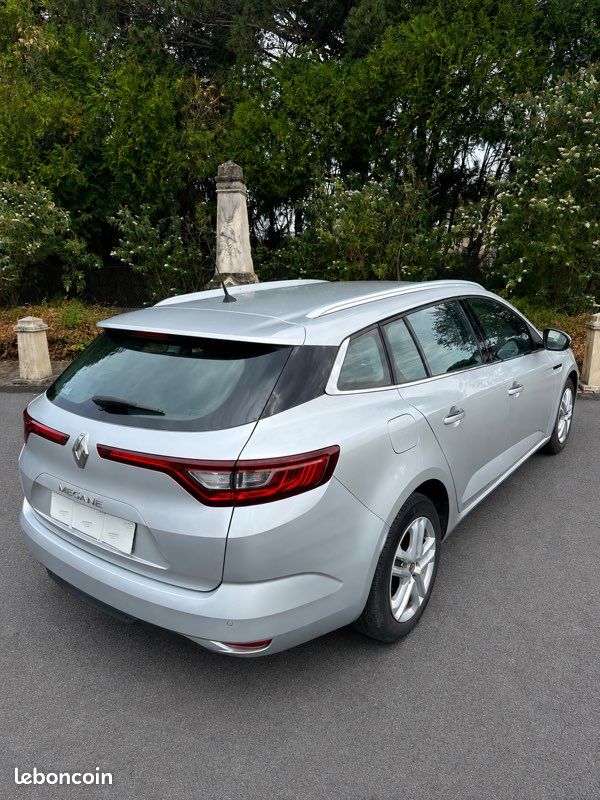 RENAULT MÉGANE IV ESTATE 1.5 dci 110 Energy Business / DISTRIBUTION NEUVE / Excellent État / GARANTIE 6 MOIS (image 2)