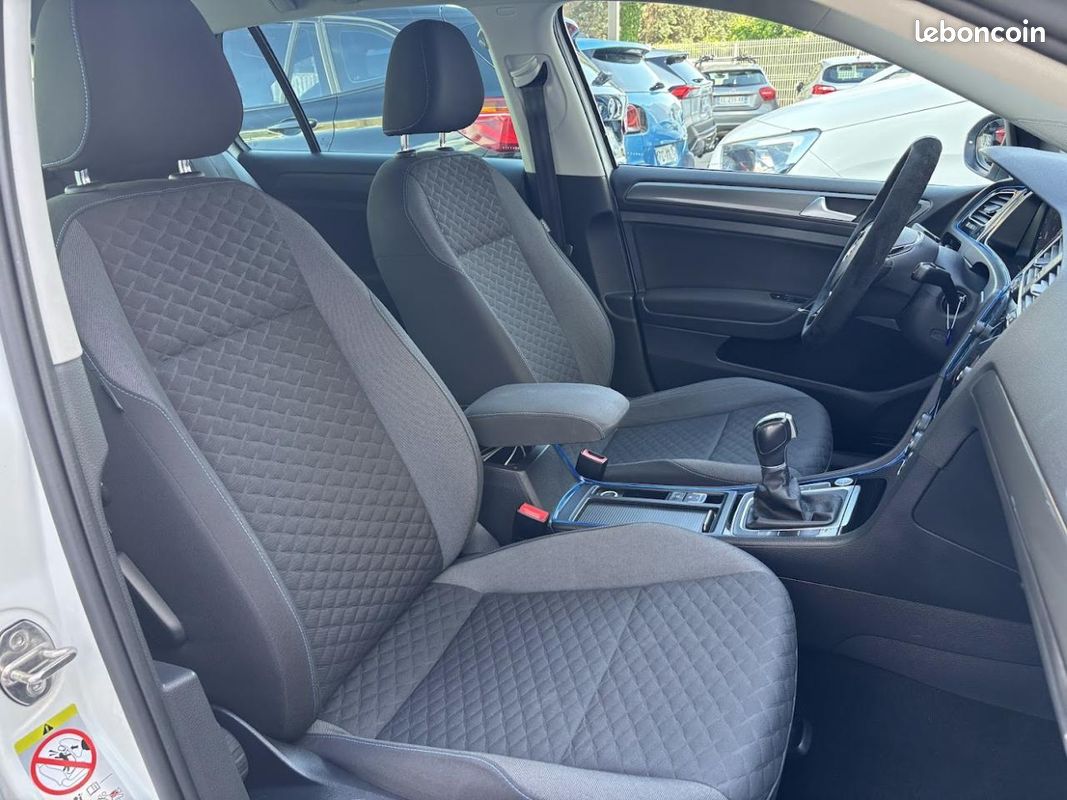 Volkswagen golf 1.5tsi 130ch - connect evo - dsg7 - carplay - digital (image 14)