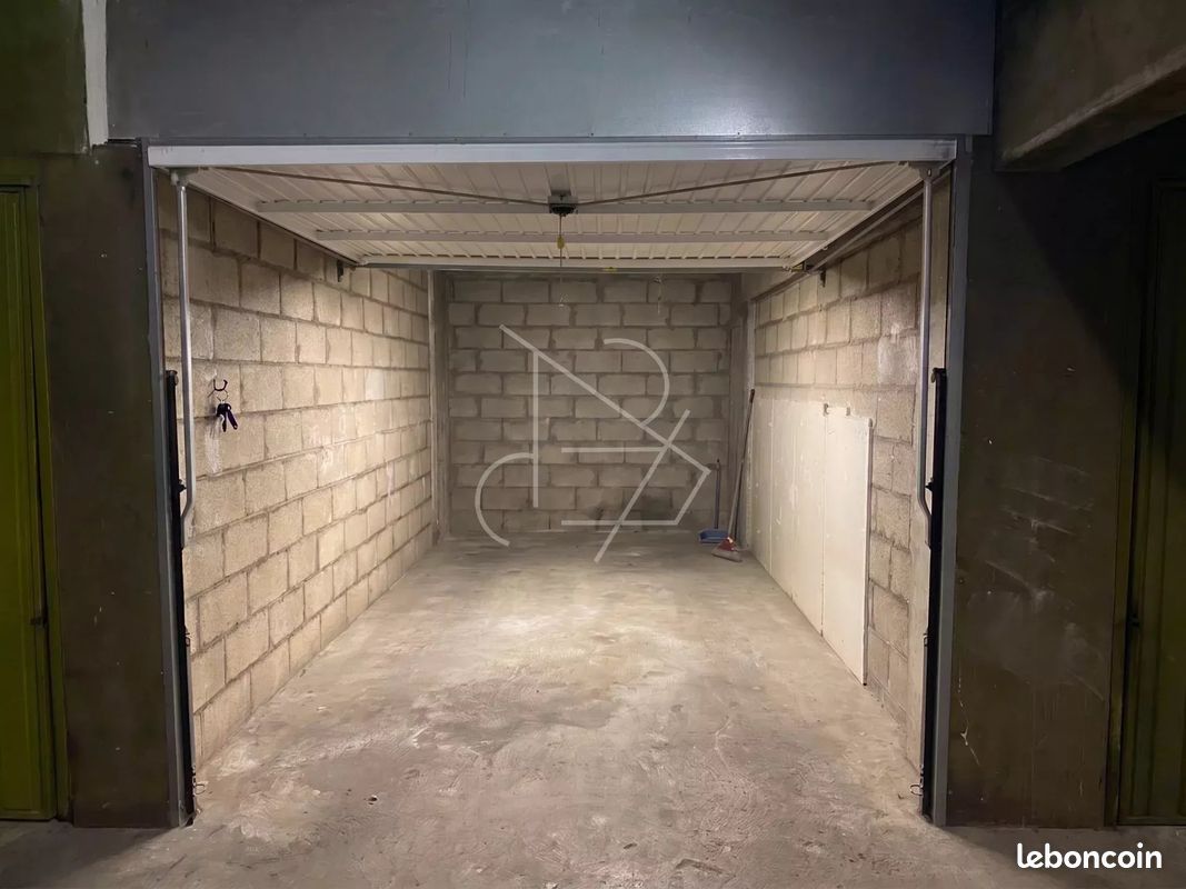 Parking 12 m² · à Paris · 12 m² · 35 000 €