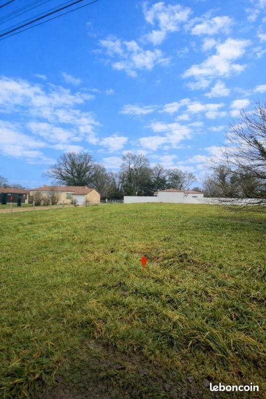 Terrain 300 m² · à Saint-Sulpice-de-Royan · 93 000 €