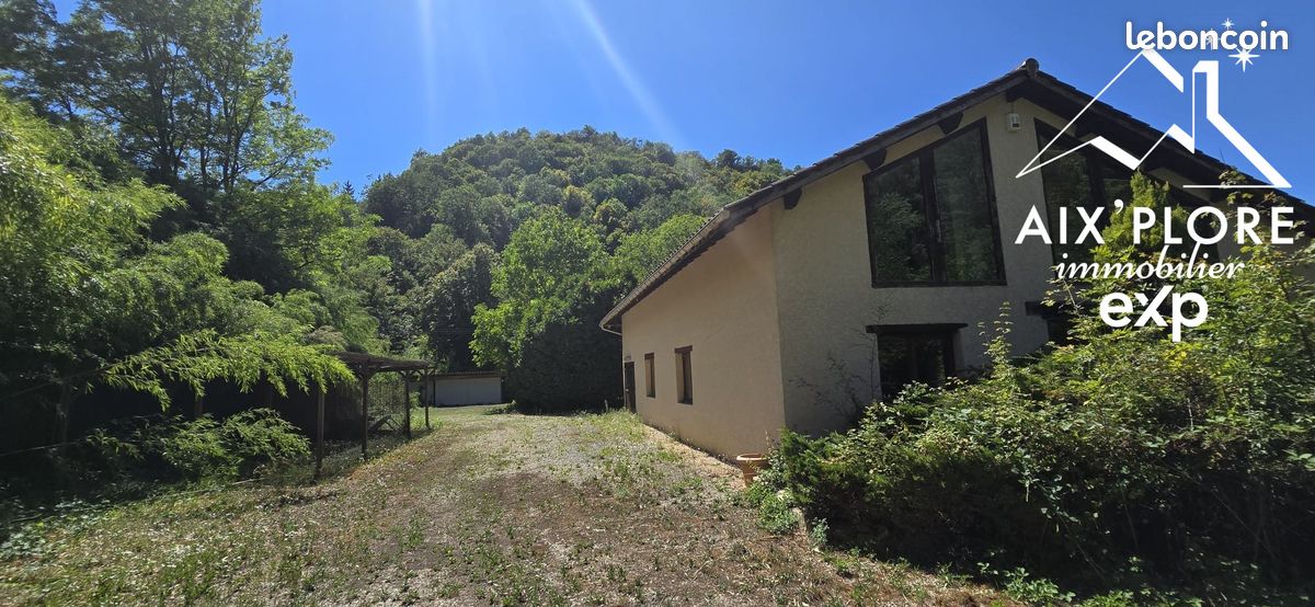 Maison 6 pièces 260 m² · à L'Abergement-de-Varey · 260 m² · 286 000 €