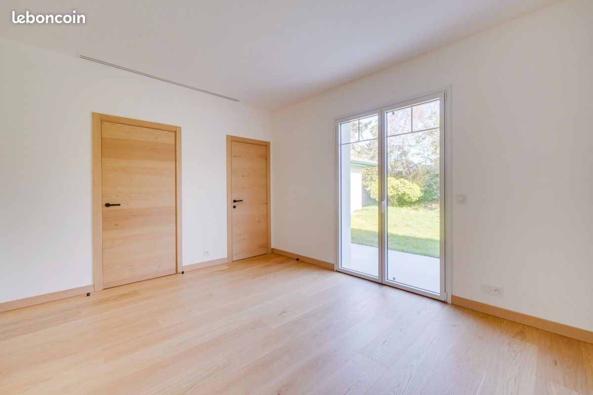 Propriété 9 pièces 330 m² (image 18)