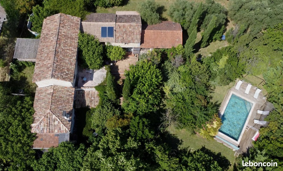 Maison 12 pièces 251 m² · à Saint-Hilaire-de-Brethmas · 251 m² · 650 000 €