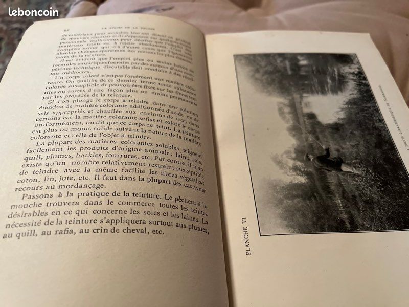 Lucien PERRUCHE. LA TRUITE ET LE SAUMON À LA MOUCHE ARTIFICIELLE - Livres