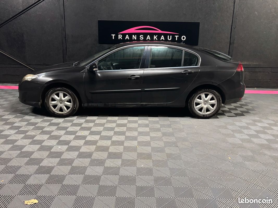 Renault LAGUNA III Black Edition Carminat (image 7)