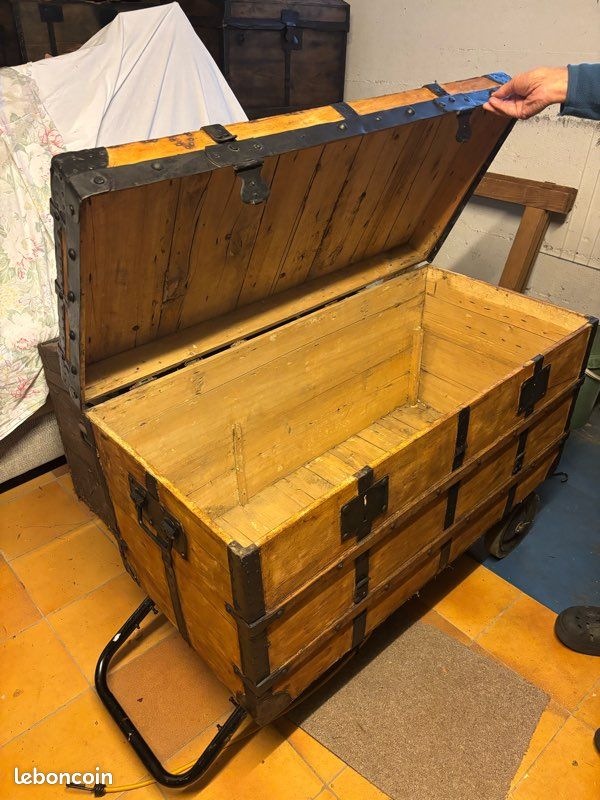 Ancien coffre / malle en bois (image 2)