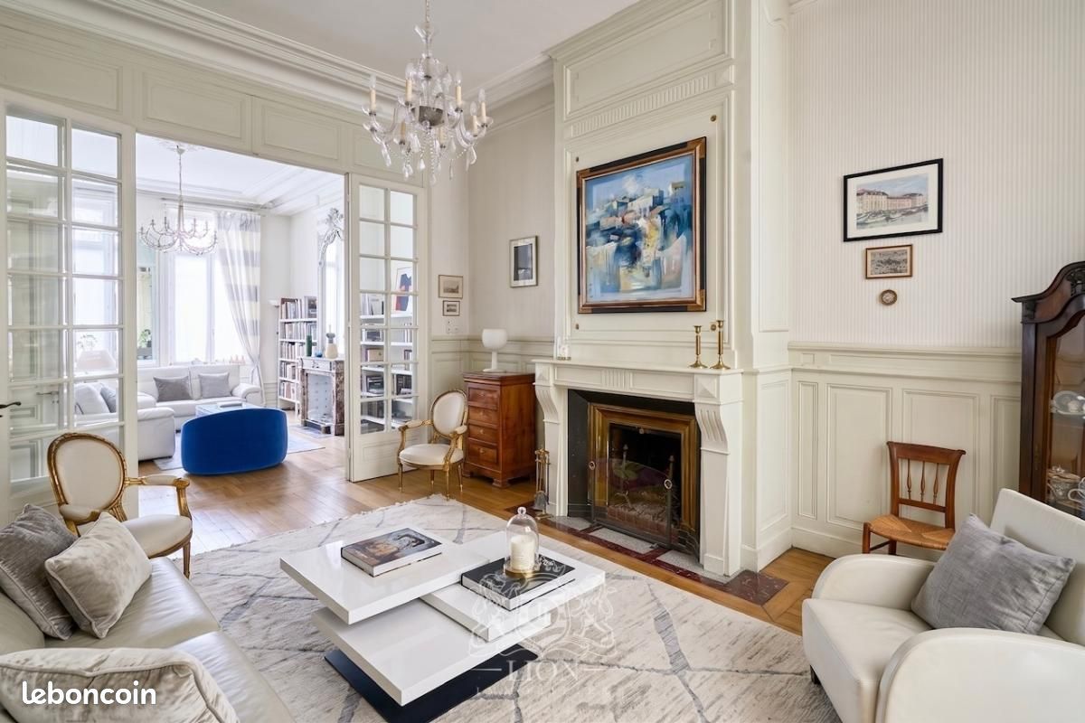 Maison 6 pièces 289 m² · à Lille · 289 m² · 1 099 000 €