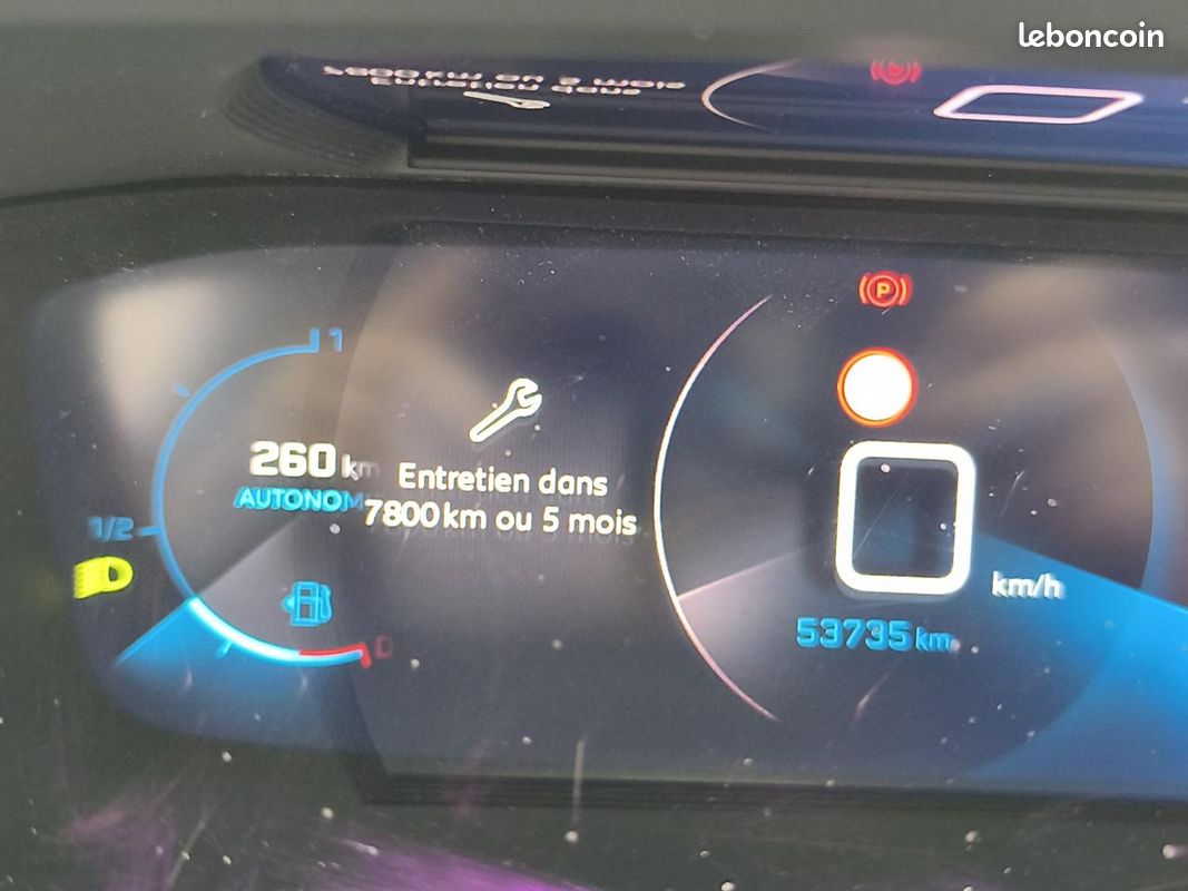 PEUGEOT 2008 1.2i ESSENCE 12V S&S 100 CV Allure Pack / KEYLESS / SUIVIE COMPLET / GPS / CAMERA RECUL / GARANTIE (image 21)