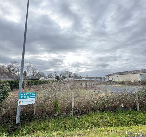 Terrain 2 644 m² Montardon