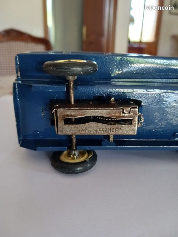 JOUET ANCIEN STATION service garage automobile KAD EUR 32,00 - FR