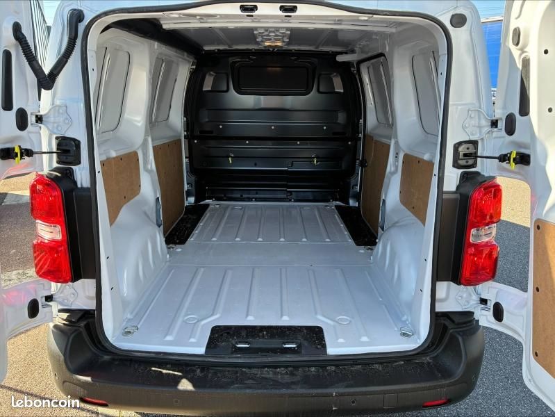 Peugeot Expert Fg M 2.0 BlueHDi 180ch S&S EAT8 (image 13)