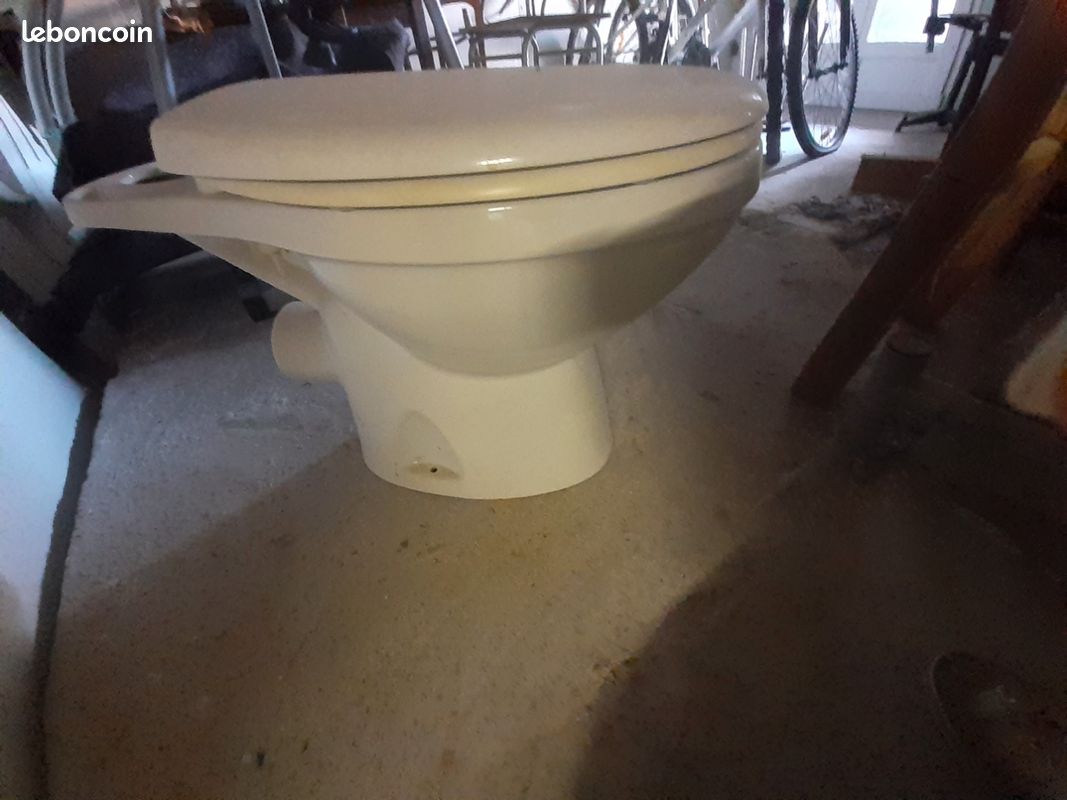 WC à poser céramique (image 1)