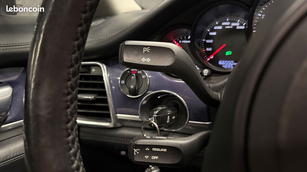 PORSCHE PANAMERA S HYBRID BVA / PACK CHRONO / TOIT OUVRANt (image 34)