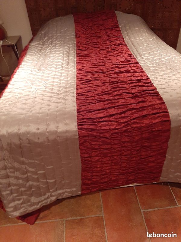 Dessus de lit + 2 taies oreillers (image 1)