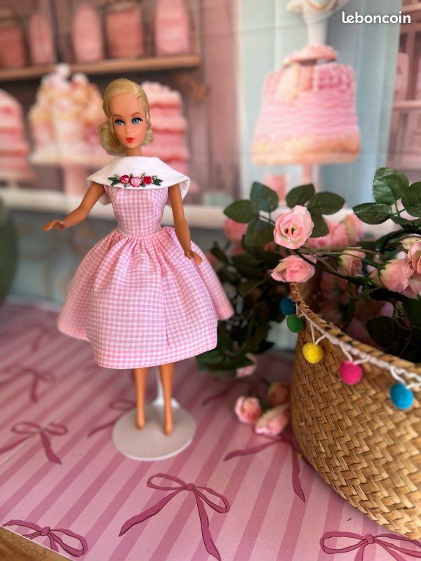 Robe En Satin Barbie Mattel N°966 - Tenue Vintage Pour Poupée, Occasion