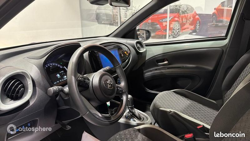 Toyota Aygo X 1.0 VVT-i 72ch Design S-CVT MY24 (image 11)