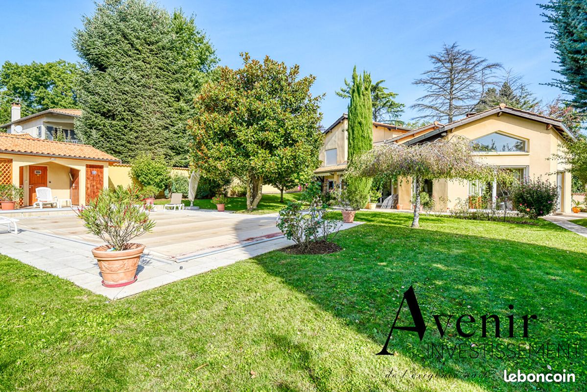 Maison 5 pièces 230 m² · à Saint-Cyr-au-Mont-d'Or · 230 m² · 1 290 000 €