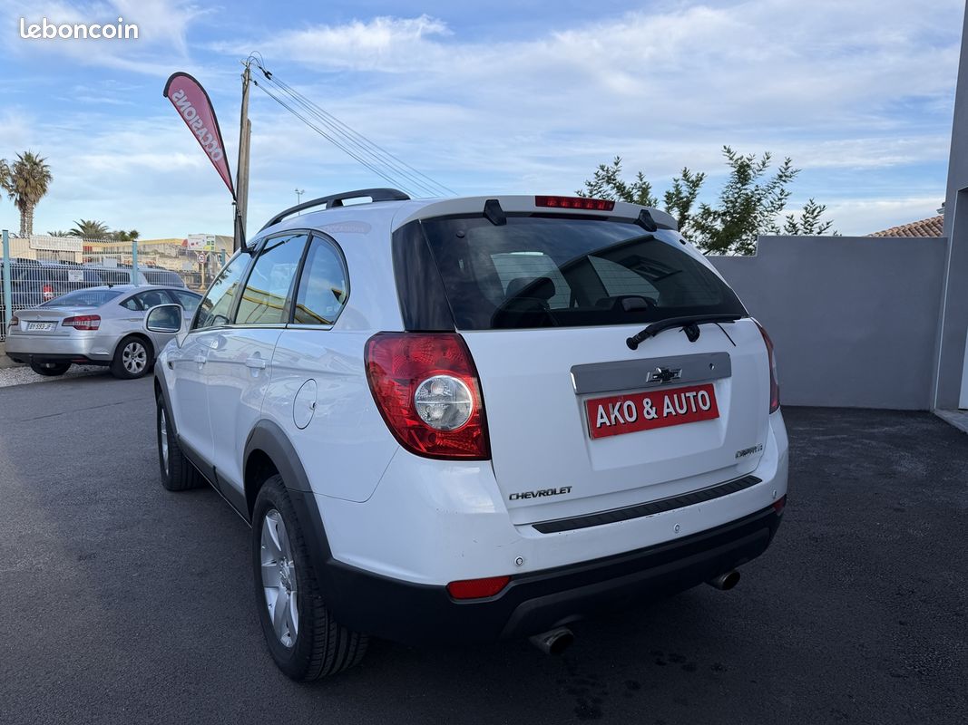 Chevrolet CAPTIVA 2.2 VCDI 163CH S&S LS 4X2 (image 3)