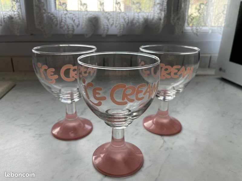 Coupes à glace roses (image 1)