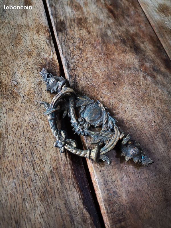Ancienne poignée de vieux meuble ou tiroir (image 2)