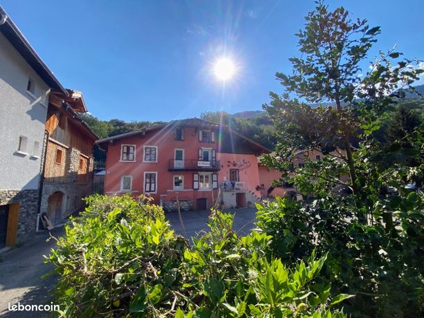 Appartement 1 pièce 240 m²