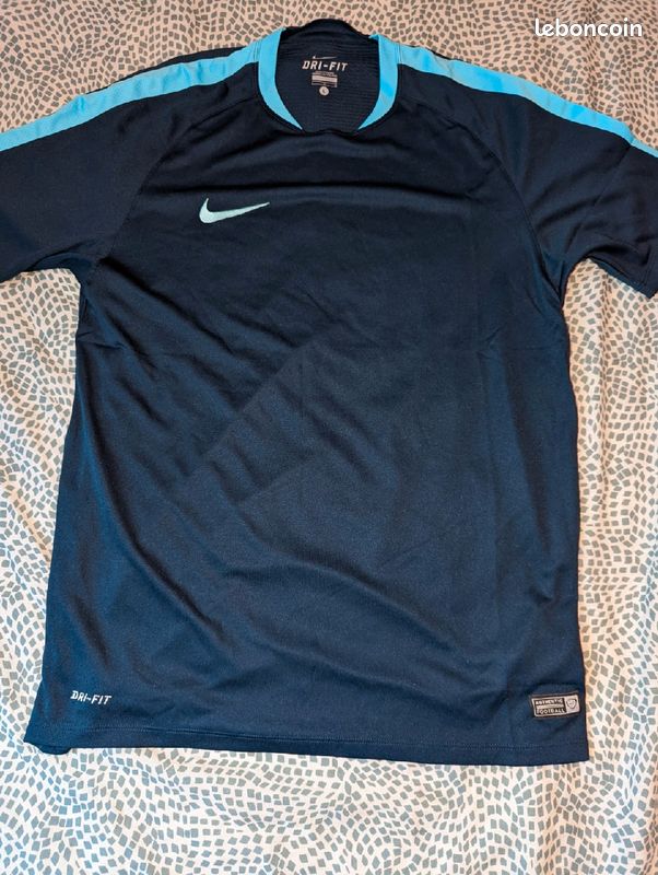 T-shirt Nike Bleu Neuf sous Étiquette (image 1)
