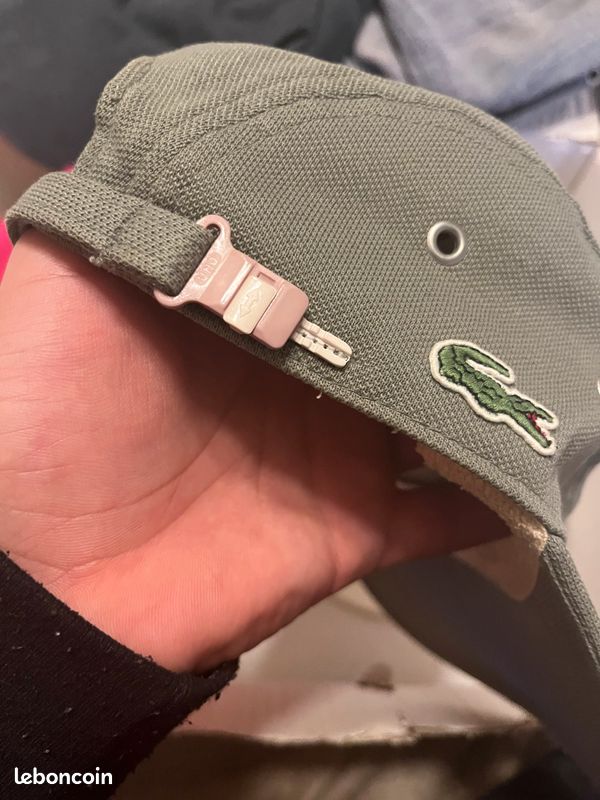 Casquette Lacoste Girolle avec imprimé monogramme vert – Purple Store