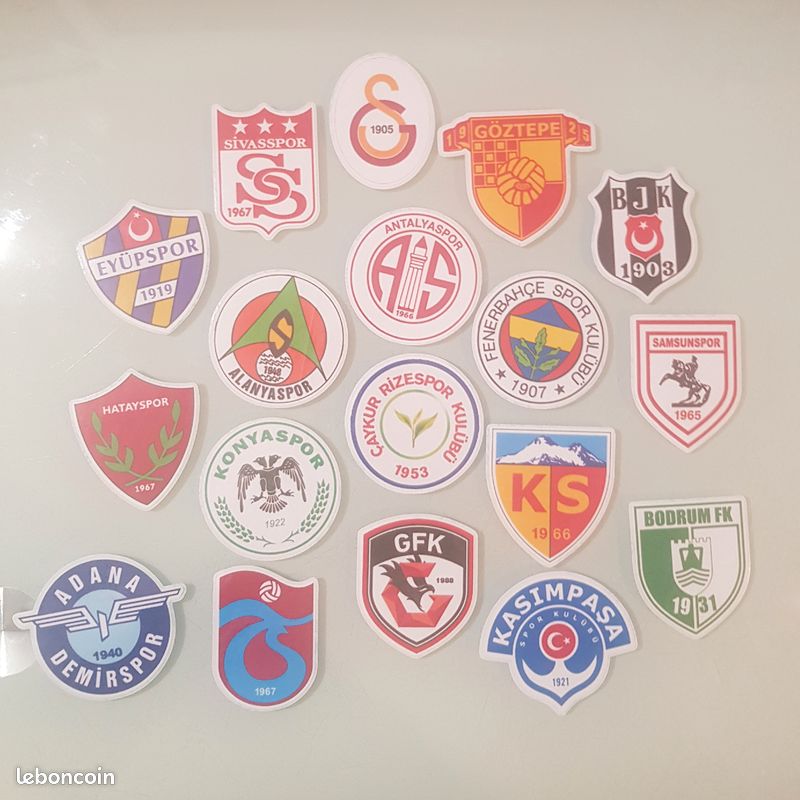 Lot De 5 Anciennes Brochures/insignes De Clubs De Football Turcs - Vintage, Occasion