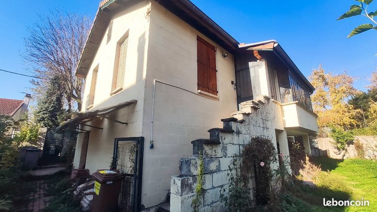 Maison individuelle avec jardin — 1