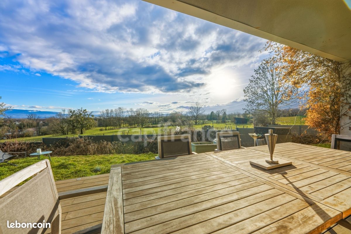 Maison 7 pièces 166 m² · à Crozet · 166 m² · 965 000 €