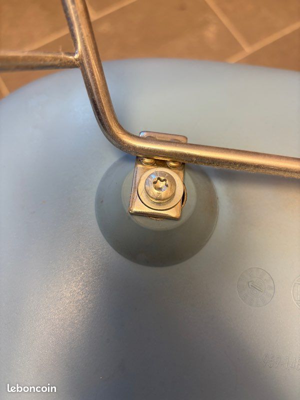 Eames Plastic armchair (image 7)