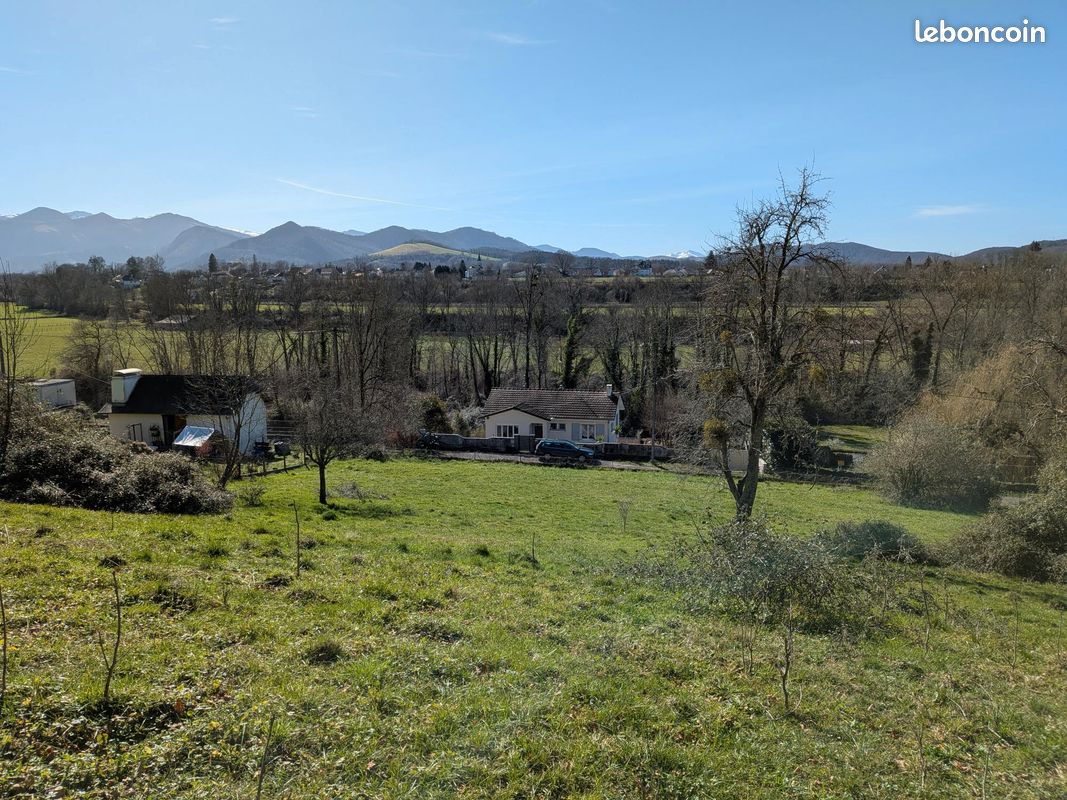 Terrain constructible · à Oloron-Sainte-Marie · 28 000 €