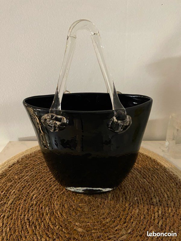 Magnifique Vase Panier "Sac à Main" en Verre Soufflé – Noir & Transparent (image 1)