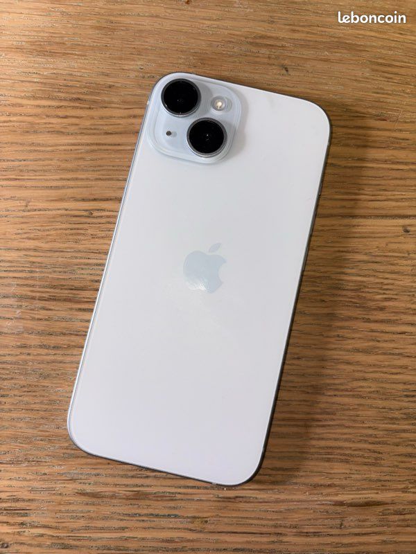 IPhone 15 neuf (écran cassé) (image 1)