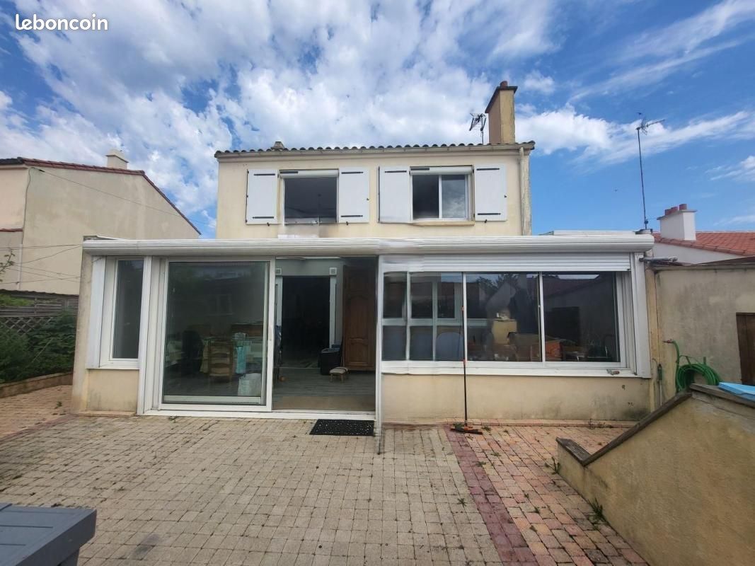 Maison 6 pièces 112 m² · à Fontenay-le-Comte · 112 m² · 137 000 €