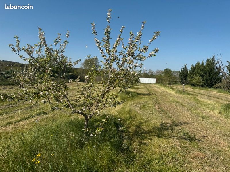 Terrain 2 600 m² Collias · 30 000 €