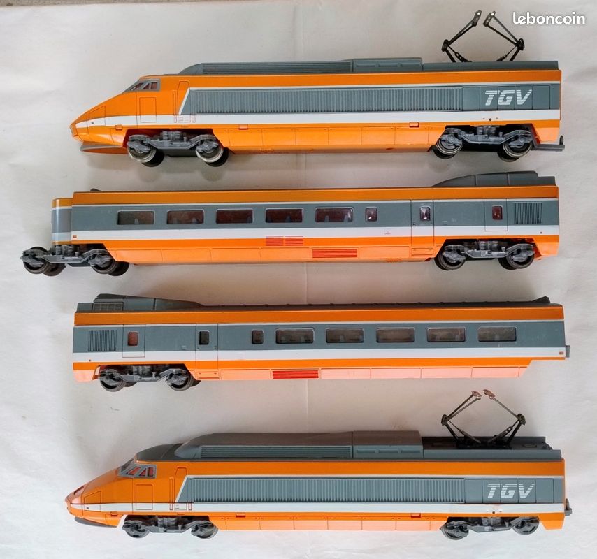 Voiture Turista AVE TGV RENFE - Jouef - Échelle HO 1/87 - Modèle De Train Occasion